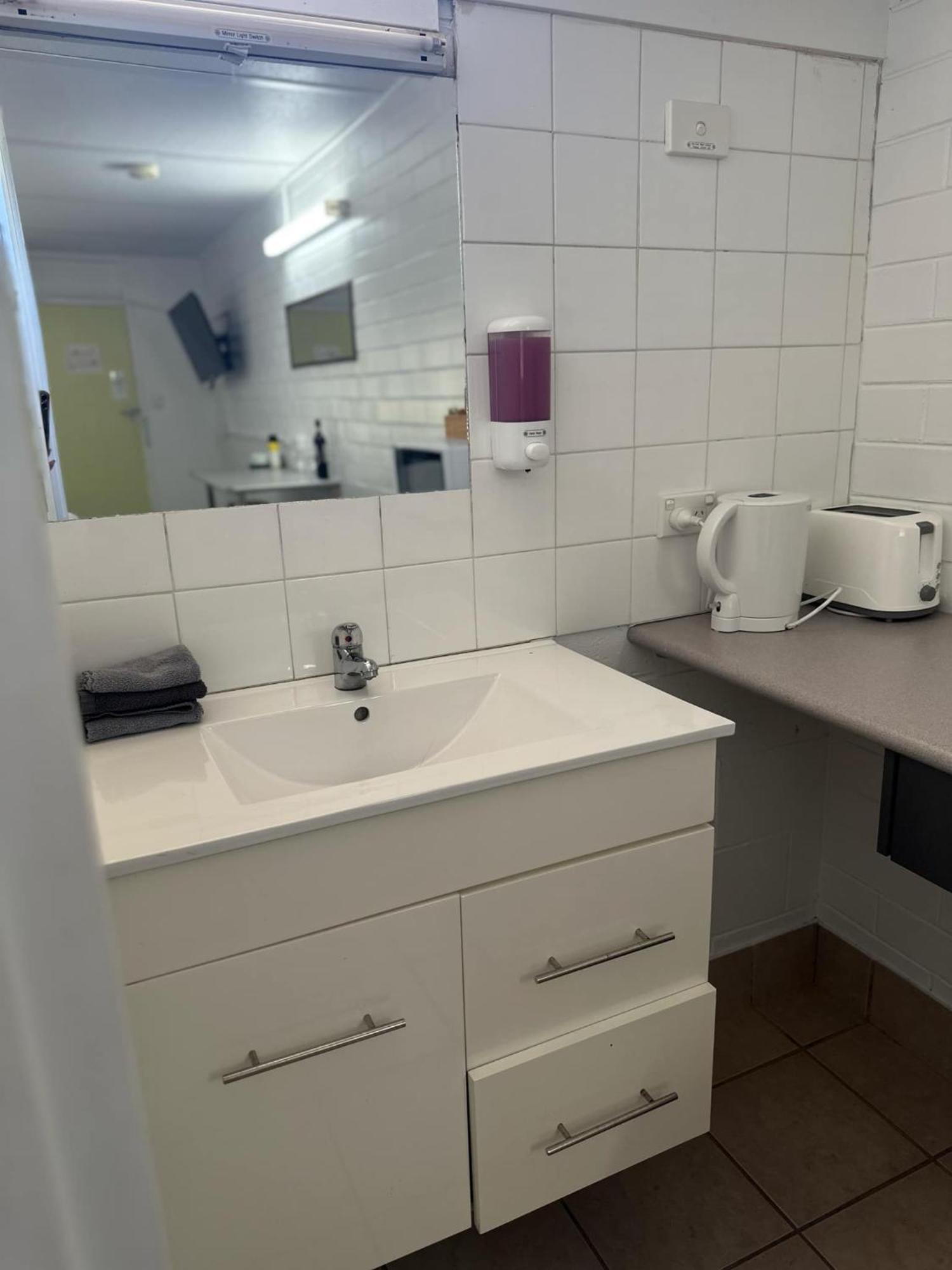 24Hour Check-In Motels- Bridgewater Motel Bridgewater On Loddon Buitenkant foto